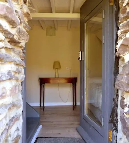 Secluded Nestled In The Beara Peninsula Килларни